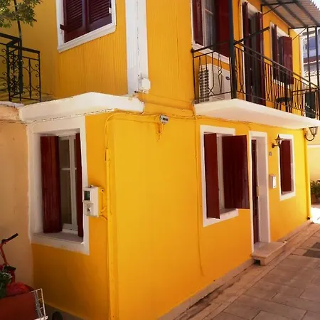 Apartman Yellow House